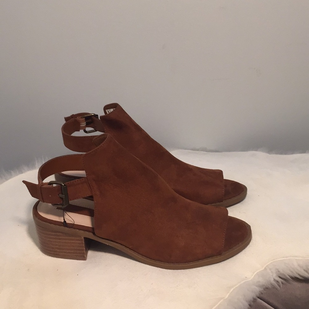 Forever 21 Suede Sandals perfect for Fall weather